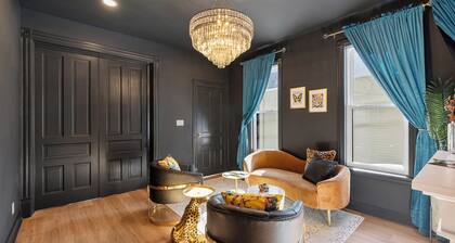 The Deco Lounge: Parking, Patio & Luxe Style. Get your Gatsby on!