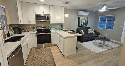 Near trolley. NEW charming 1-bedroom home in Fletcher hills, La Mesa.
