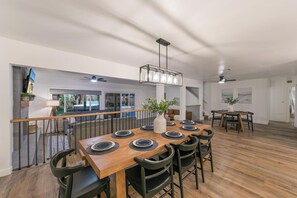 Dining - San Diego Lux: 5Bedroom/Remodeled/Solar Heated Pool/Spa/GameRoom/Grill/Workspace (San Diego)