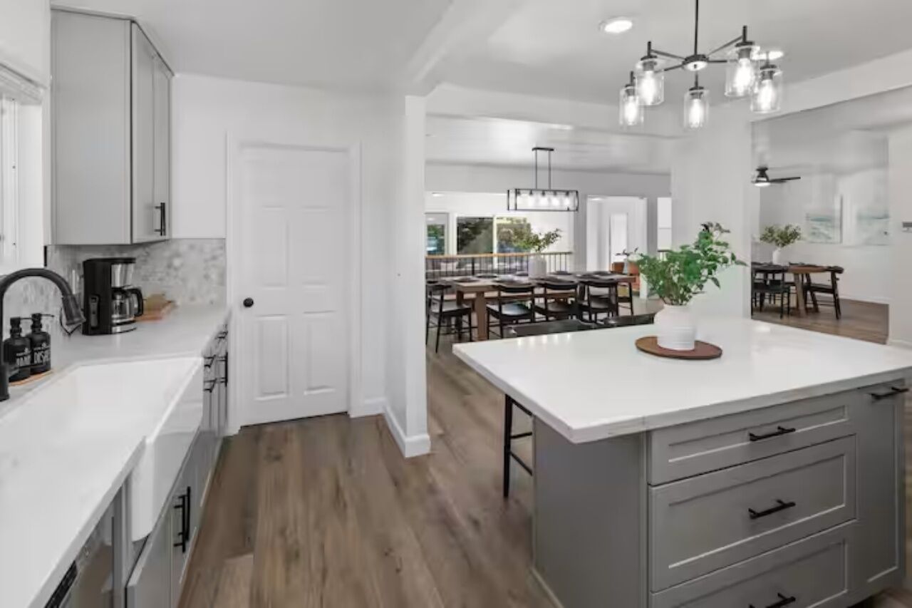 冰箱、微波炉、烤箱、炉灶