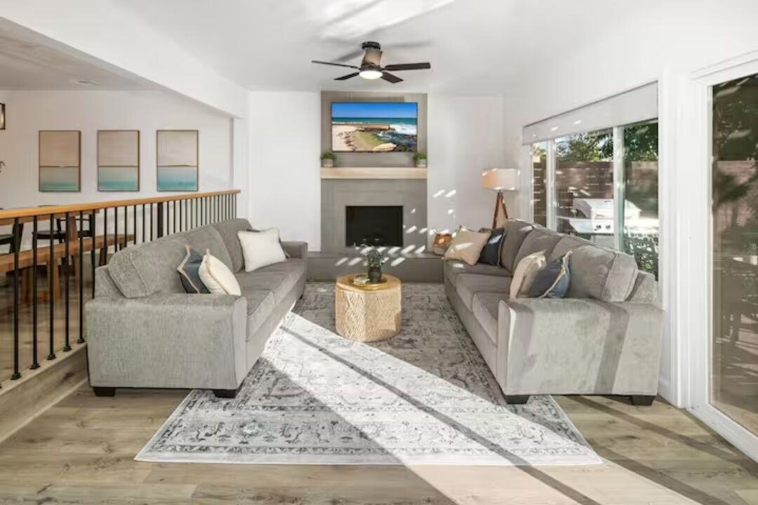 Smart TV, fireplace, foosball, books