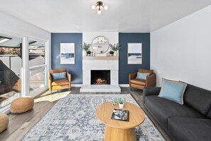 Smart TV, fireplace, table football, books - San Diego Lux: 5Bedroom/Remodeled/Solar Heated Pool/Spa/GameRoom/Grill/Workspace (San Diego)