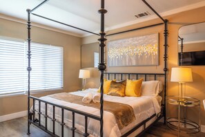 5 bedrooms, desk, iron/ironing board, travel cot - Spacious 5-bedroom house with WiFi, AC in fantastic Scottsdale (Scottsdale)