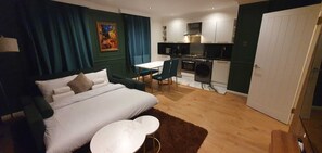 2 chambres, bureau, fer et planche à repasser, Wi-Fi