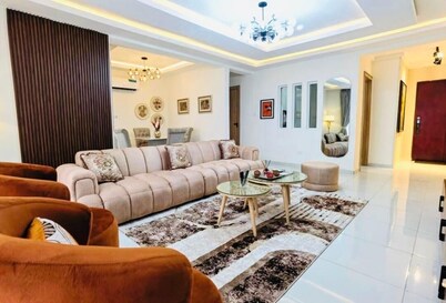 2 Bedroom Apartment w/Pool, WIFI, City View, Ikoyi.
Quarterly;Half-Year; Yearly