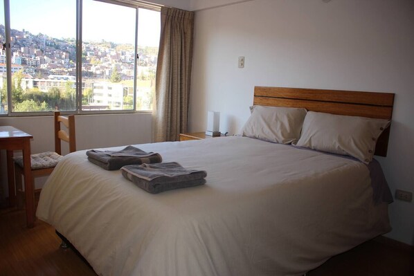 3 Schlafzimmer, Bügeleisen/Bügelbrett, WLAN, Bettwäsche