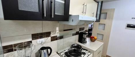 Fridge, microwave, oven, coffee/tea maker