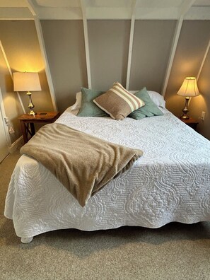 2 室のベッドルーム、デスク、旅行用ベビーベッド、WiFi