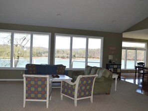 Smart TV, DVD player, books