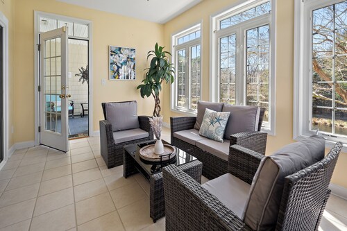 3BR Coastal Retreat – Weekly & Monthly Rentals Available!