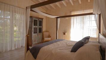 6 soverom, strykejern/-brett, reiseseng for barn og wi-fi (inkludert)