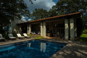 Outdoor pool, a heated pool - El Tepozan beautiful country estate with pool 90mins from Mexico City and sights (Canalejas, Jilotepec)