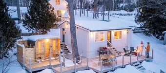 The Tacklebox: Lakeside Treehouse with Sauna & Hot Tub