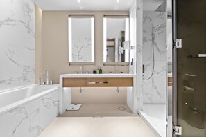 Shower, hair dryer, towels, soap - Incredible 2BD at Address Dubai Opera (Dubai)