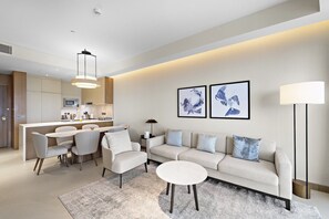 TV - Incredible 2BD at Address Dubai Opera (Dubai)