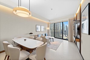 TV - Incredible 2BD at Address Dubai Opera (Dubai)
