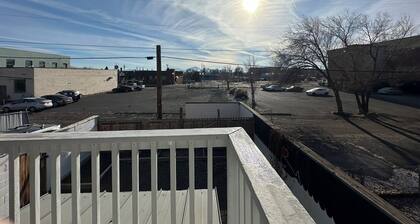 Charming 2-bedroom house in welcoming Klamath Falls with WiFi, AC