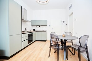Dining - New and Modern apartment 3 steps from Duomo (MILANO)