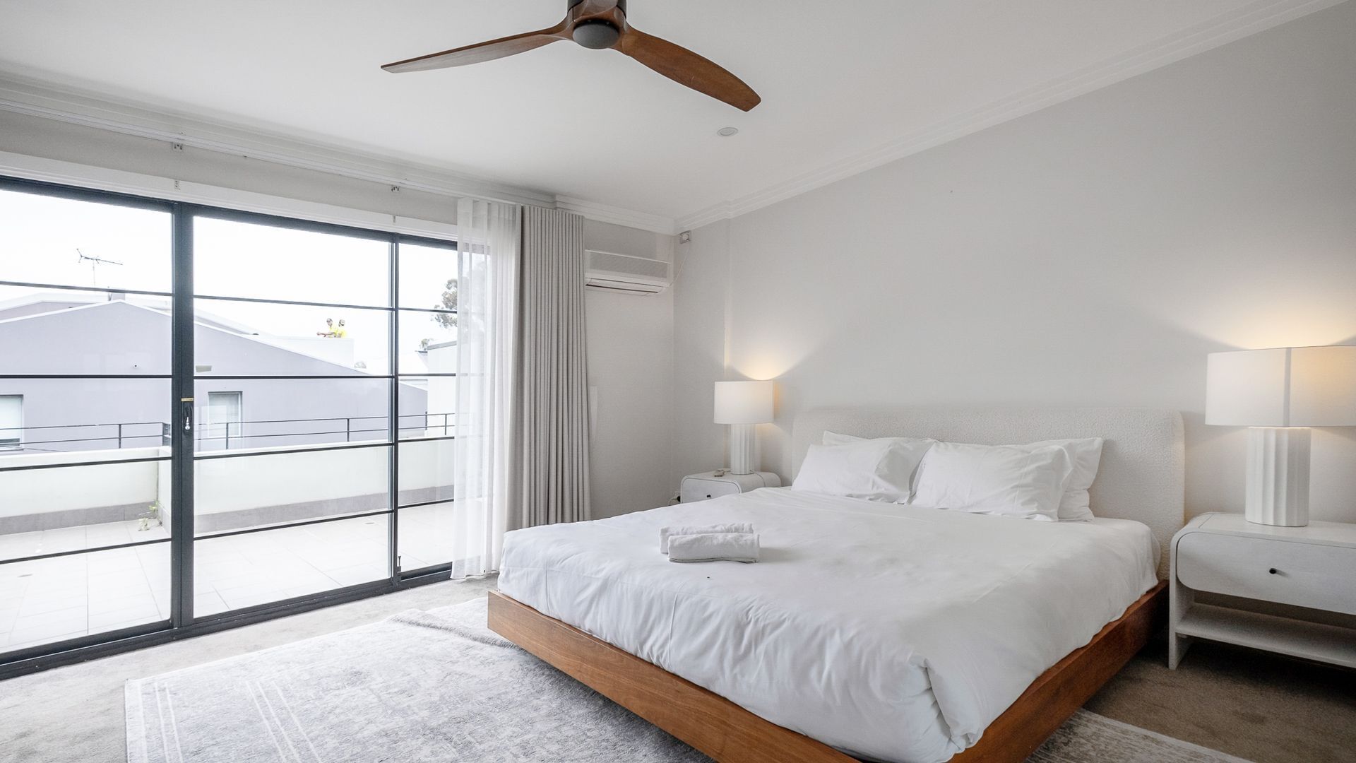 3 bedrooms, desk, free WiFi, bed sheets