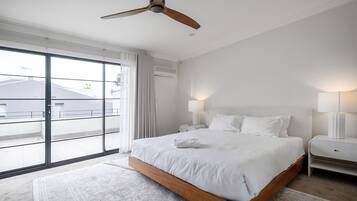 3 bedrooms, desk, free WiFi, bed sheets