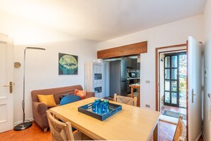 Interior - Apartment 'Poggio Della Capannina Di Castellina in Chianti' with Private Garden and Wi-Fi (Castellina in Chianti)