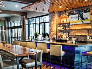 Bar (in der Unterkunft)