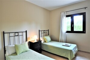 3 bedrooms, free WiFi, bed sheets