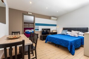 1 bedroom, free WiFi, bed sheets