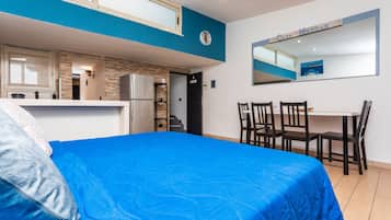 1 quarto, Wi-Fi de cortesia, roupa de cama