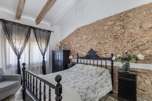 5 Schlafzimmer, Bügeleisen/Bügelbrett, kostenloses WLAN, Bettwäsche
