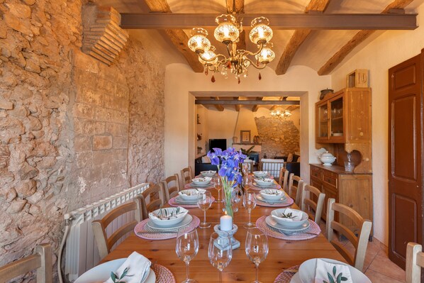 Dining - Country House 'Cal Cabrer' with Mountain View, Private Pool and Wi-Fi (Sant Jaume dels Domenys)