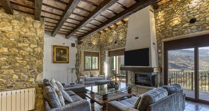 Vacation Home 'Can Xera' with Mountain View, Private Pool, Terraces, A/C & Wi-Fi