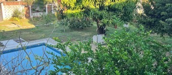 Araceli Apartment Sleeps 3 Pool A/C Pet-Friendly Upper Floor
