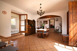 Dining - Country House 'Can Ramon' with Sea View, Wi-Fi and Air Conditioning (Illes Balears)
