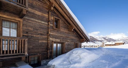 Chalet 'River Villa Genf Spa - Relax' avec vue sur les montagnes et jardin partagé