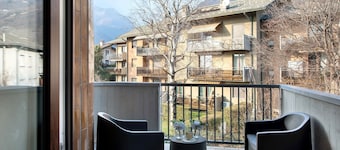 Apartment 'Lucia - Tirano' with Private Terrace, Wi-Fi and Air Conditioning