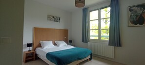 1 chambre, fer et planche à repasser, Wi-Fi gratuit, draps fournis