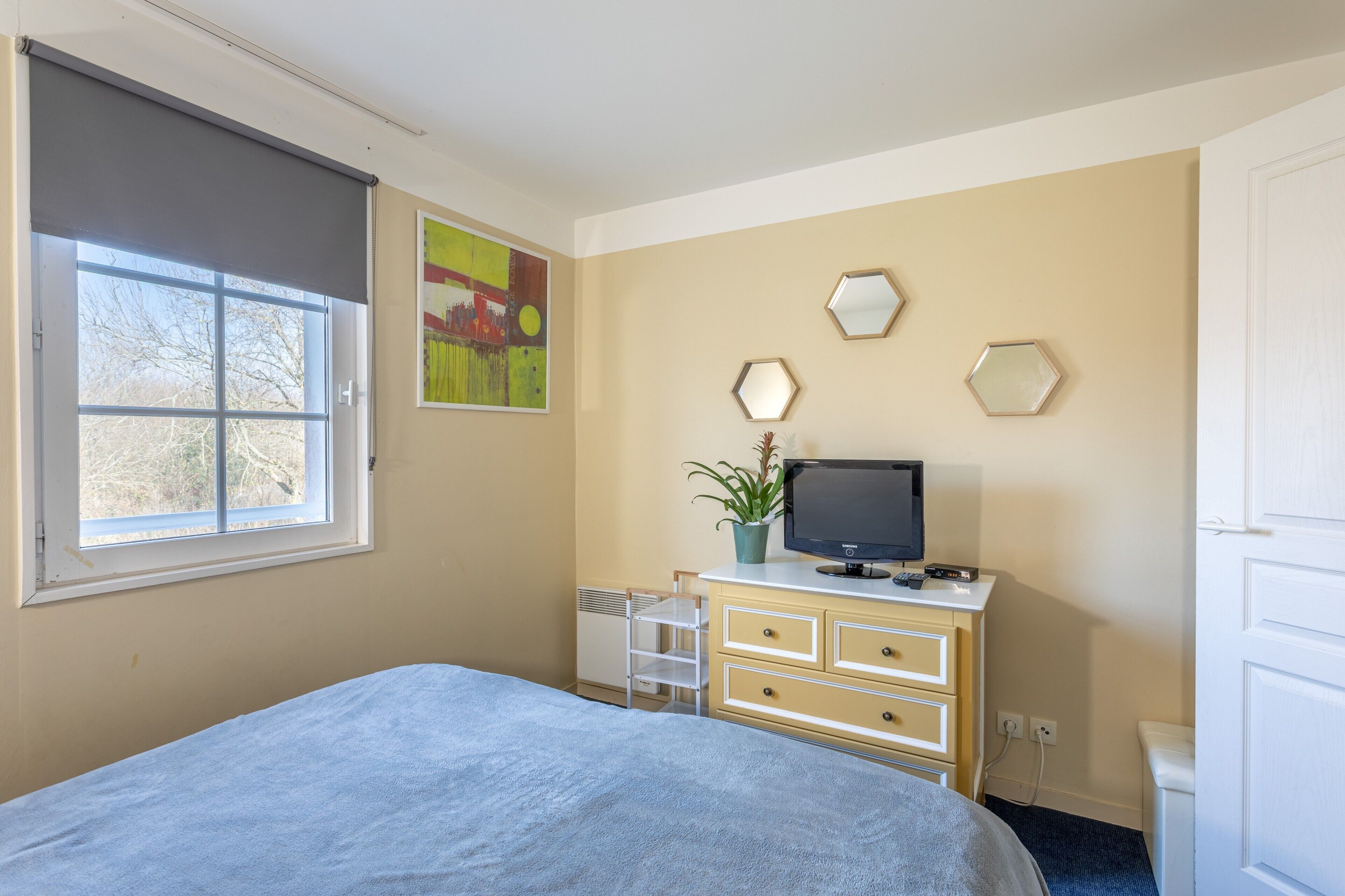 1 bedroom, iron/ironing board