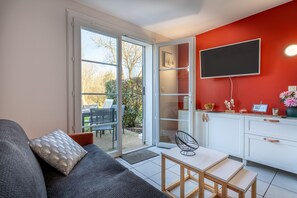 Télévision, table de tennis de table