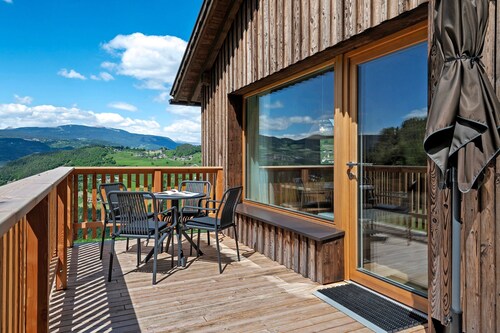 Apartment 'Franz' with Mountain View, Private Terrace and Wi-Fi