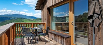 Ferienwohnung 'Franz' mit Bergblick, privater Terrasse und Wi-Fi