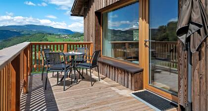 Apartment 'Franz' with Mountain View, Private Terrace and Wi-Fi