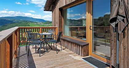 Ferienwohnung 'Franz' mit Bergblick, privater Terrasse und Wi-Fi