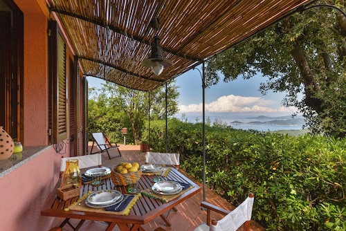 Villa 'Martini' with Sea View, Private Terrace and Wi-Fi