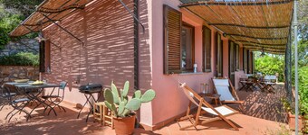 Villa 'Martini' with Sea View, Private Terrace and Wi-Fi