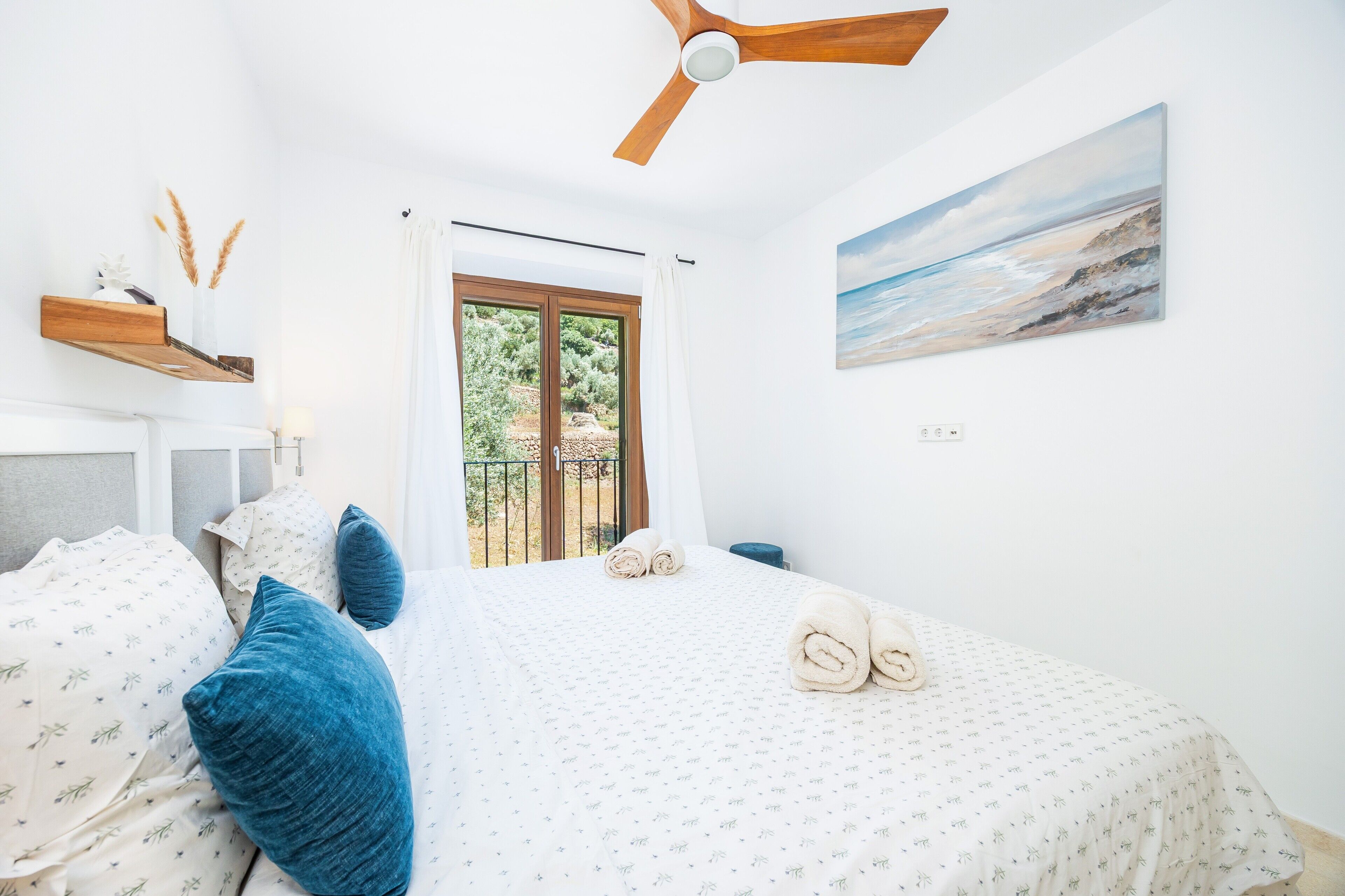 4 dormitorios, tabla de planchar con plancha, wifi gratis y ropa de cama