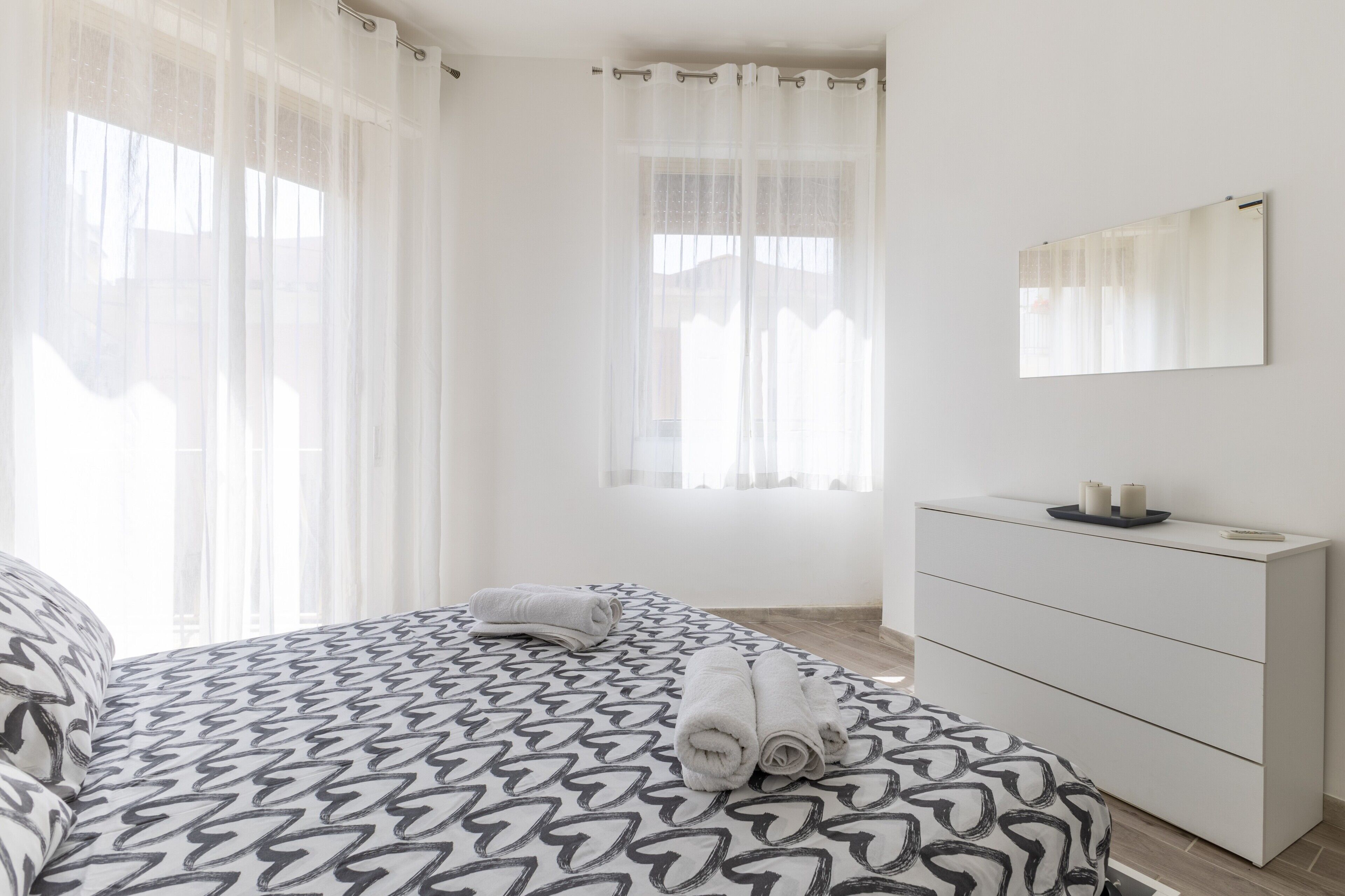 2 bedrooms, iron/ironing board, free WiFi, bed sheets