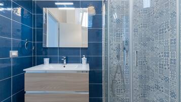 Doccia, asciugacapelli, asciugamani