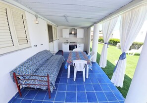 屋外ダイニングエリア