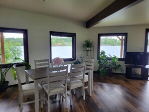 Dining - Beautiful sunsets from the Lakeside Suite, deck on Longmere Lake, Soldotna AK (Soldotna)